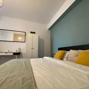 Kara's Bucarest