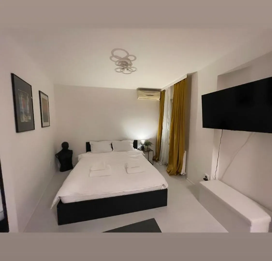 Matt Studio Apartment Bucharest